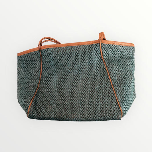 Bolso Tejido Verde con Sobre Interior - Detalles Sintéticos