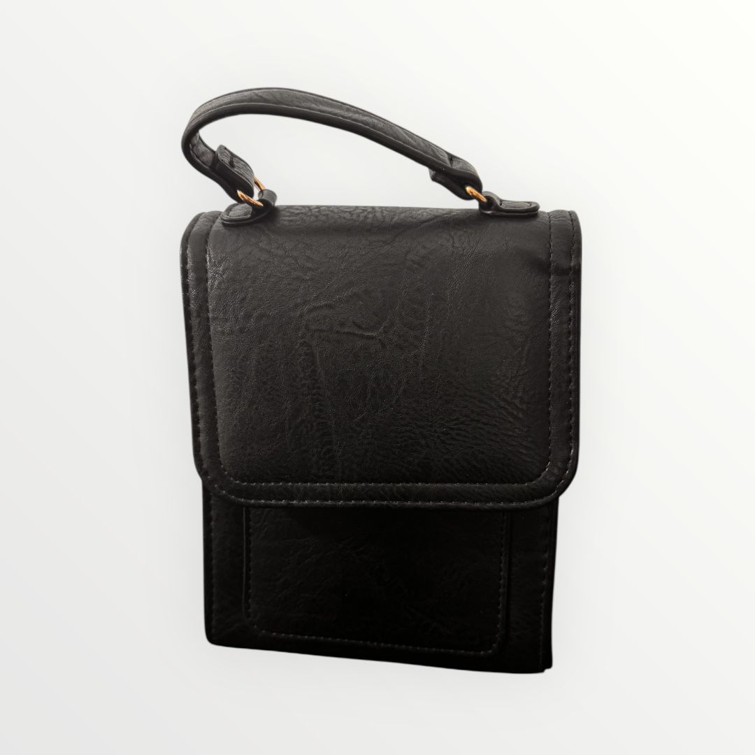 Bolso negro con correa - estilo clásico